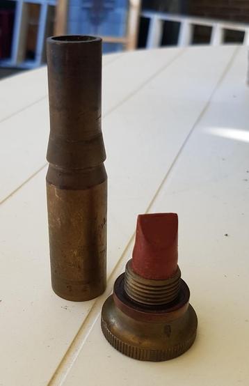Kogelhuls/lipstickhouder beschikbaar voor biedingen