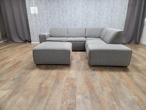 Mooi Grijs Hoekbank met Hocker, Huis en Inrichting, Banken | Bankstellen, Gebruikt, Hoekbank, Vierpersoons of meer, 250 tot 300 cm