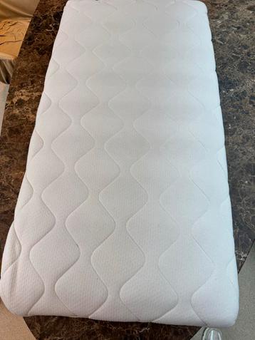 Ledikant matras + aerosleep + hoeslaken beschikbaar voor biedingen