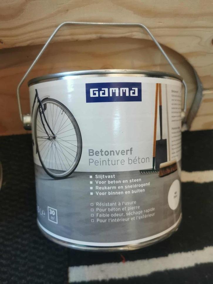 GAMMA betonverf mat wit 2,5 L -  60% off, Doe-het-zelf en Verbouw, Verf, Beits en Lak, Nieuw, Verf, Minder dan 5 liter, Wit, Ophalen of Verzenden