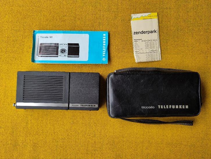 vintage wekker radio merk: Ticcolo uit ´70., Audio, Tv en Foto, Radio's, Zo goed als nieuw, Overige typen, Ophalen of Verzenden