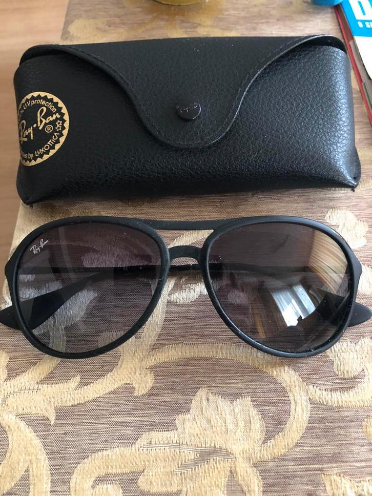 Ray ban zonnebril, Sieraden, Tassen en Uiterlijk, Zonnebrillen en Brillen | Heren, Zo goed als nieuw, Ray-Ban, Ophalen of Verzenden