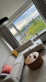 Livin24 Hoekbank Crème/Wit - Zo Goed Als Nieuw!, Huis en Inrichting, Banken | Bankstellen, Ophalen, 250 tot 300 cm, Hoekbank, Zo goed als nieuw