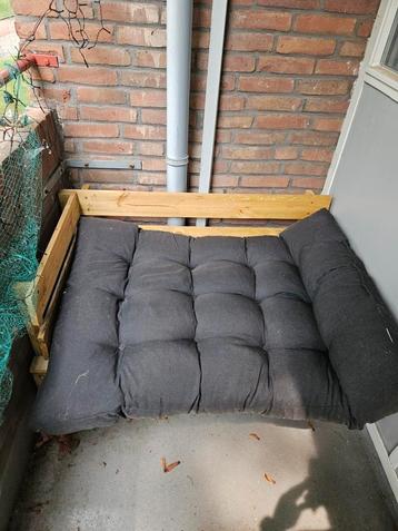 Pallet bank eventueel met kussen beschikbaar voor biedingen