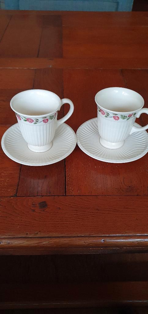 Wedgwood kopjes motief Rosalind, Huis en Inrichting, Keuken | Servies, Gebruikt, Kop(pen) en/of Schotel(s), Wedgwood, Aardewerk