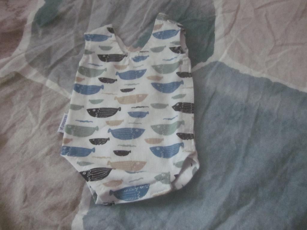 Nieuw wit/blauwtinten/zand prematuur rompertje Neomaatje 38, Nacht- of Onderkleding, Nieuw, Neomaatje, Ophalen of Verzenden