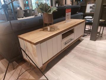 Lowboard Jardin van Henders & Hazel beschikbaar voor biedingen