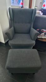 Ikea Strandmon stoel grijs met voetenbank - z.g.a.n., Ophalen, Zo goed als nieuw, 75 tot 100 cm, Stof