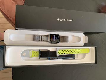 Apple watch series 3 nike edition beschikbaar voor biedingen