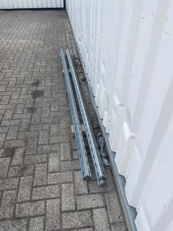 Hoeklijn geperforeerd lengte +/-3000 afhaal of levering NL beschikbaar voor biedingen