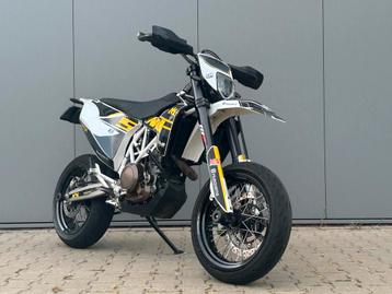 2017 Husqvarna Supermoto 701 SM 75pk ABS - Zeer compleet! beschikbaar voor biedingen