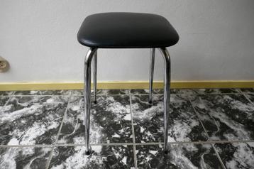 Krukje - jaren 60/70 - chroom zwart skai   beschikbaar voor biedingen