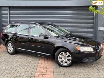 Volvo V70 2.0 T5 Kinetic Aut | Climate Control | Leer | Navi beschikbaar voor biedingen