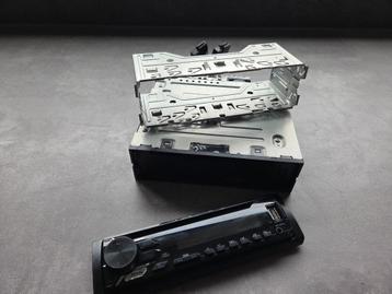 Pioneer autoradio met usb  beschikbaar voor biedingen