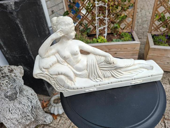 groter beeld van het neoclassicistisch beeld van Pauline, Antiek en Kunst, Antiek | Religie, Ophalen of Verzenden