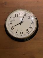 Bravur wandklok zwart, Ophalen of Verzenden, Zo goed als nieuw, Wandklok