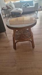 Vintage rotan (bijzet-)tafel net glasplaat, Minder dan 55 cm, Gebruikt, Rond, Hout