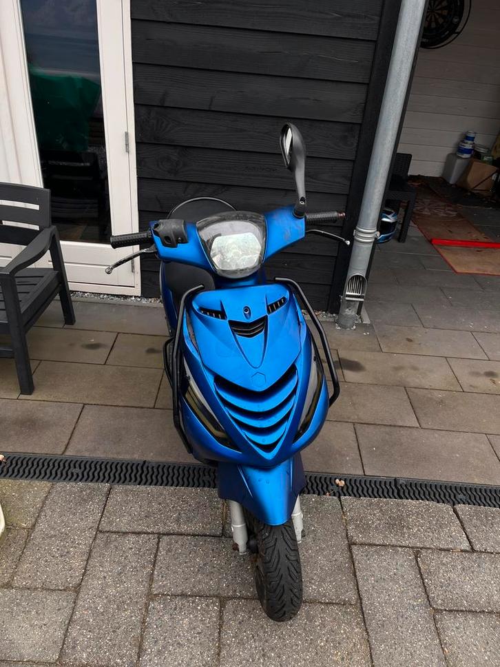 Zip 80 cc 4 takt, Fietsen en Brommers, Scooters | Piaggio, Zo goed als nieuw, Zip, Benzine, Ophalen