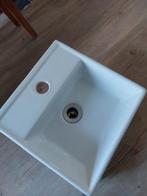 Wastafeltje vierkant, Doe-het-zelf en Verbouw, Sanitair, Ophalen, Zo goed als nieuw, Wastafel