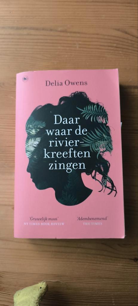 Delia Owens - Daar waar de rivierkreeften zingen, Boeken, Literatuur, Zo goed als nieuw, Nederland, Ophalen of Verzenden