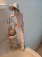 lladro beeld het beeld is 32 lang en 14 cm breed, Verzamelen, Beelden en Beeldjes, Ophalen of Verzenden, Zo goed als nieuw, Mens
