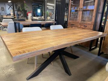 LEEGVERKOOP SPINPOOT ZWART MANGO RECHTE TAFEL 339 CHEFMEUBEL beschikbaar voor biedingen