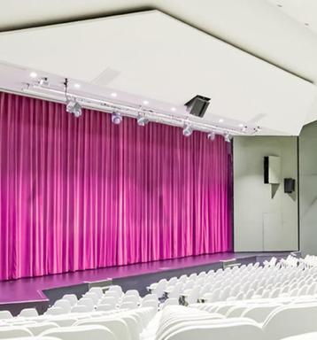 Theatergordijnen  beschikbaar voor biedingen