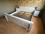 Bed + 2 lattenbodems + 2 nachtkastjes - 180x200, Ophalen, Tweepersoons, Zo goed als nieuw, 180 cm