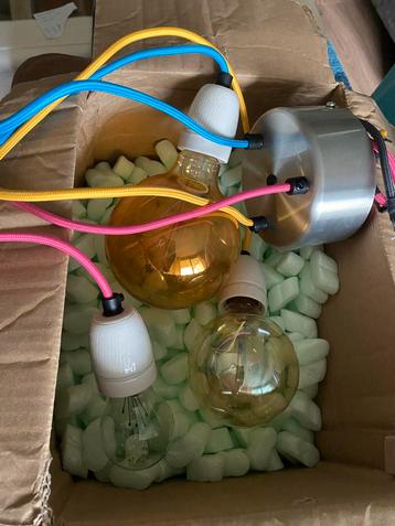Nieuwe moderne hanglamp met 3 lampen beschikbaar voor biedingen