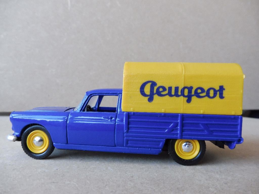 Peugeot 404 camionnette, Hobby en Vrije tijd, Modelauto's | 1:43, Ophalen of Verzenden, Zo goed als nieuw, Auto, Overige merken