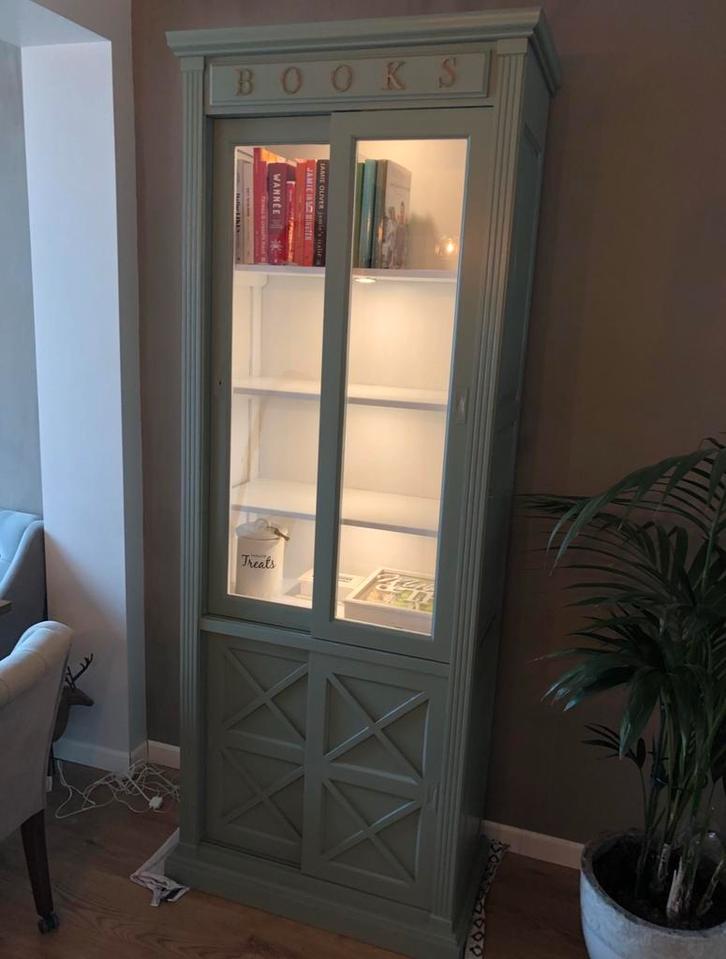 Kast met glazen deuren en planken, Huis en Inrichting, Kasten | Boekenkasten, Gebruikt, 50 tot 100 cm, 200 cm of meer, 25 tot 50 cm