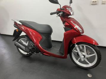 HONDA NSC 110 VISION CBS 2021 als nieuw met garantie beschikbaar voor biedingen