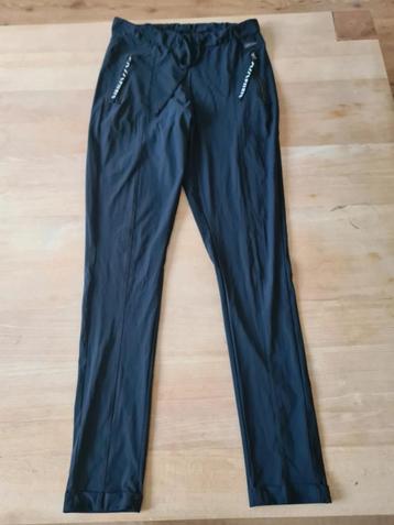 Prachtige travelstof broek Zoso.Maat S. beschikbaar voor biedingen