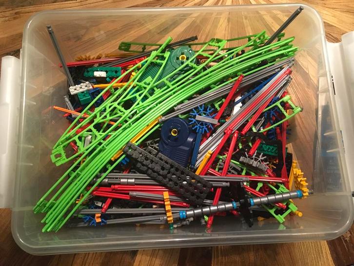 K’Nex hele bak vol met oa een mooie gemotoriseerde achtbaan, Kinderen en Baby's, Speelgoed | Bouwstenen, Zo goed als nieuw, K'nex