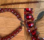 Donker Rode stenen kralen Hals snoer met metalen reiging, Sieraden, Tassen en Uiterlijk, Antieke sieraden, Ophalen of Verzenden