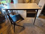 vintage Marko bureau met lades en slot, Ophalen, Gebruikt