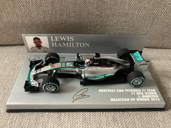 ✅ Lewis Hamilton 1:43 Winner Malaysian GP 2015 Mercedes F1, Verzamelen, Automerken, Motoren en Formule 1, Nieuw, Formule 1, Ophalen of Verzenden