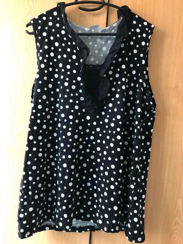 Shirt met rondjes beschikbaar voor biedingen