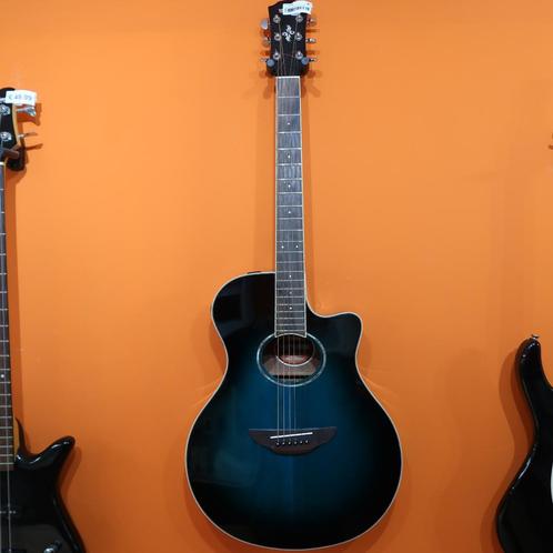 Yamaha APX600 Semi Acoustic Gitaar| Nette staat, Muziek en Instrumenten, Snaarinstrumenten | Gitaren | Akoestisch, Zo goed als nieuw