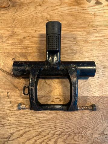 Piaggio Zip 2t subframe met bout en moer beschikbaar voor biedingen