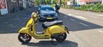 Vespa Super Sport GTS 300  Alleen serieuze volwassen mensen!, LED Verlichting, 2 cilinders, 300 cc, Super Sport