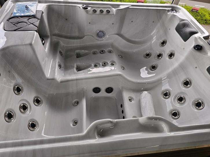 jacuzzi amerikaans nieuw full options weg=weg !!!!!!!!!!!!!!, Tuin en Terras, Bubbelbaden en Hottubs, Nieuw, Vast, Trap, Ophalen