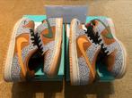 NIKE SB DUNK LOW SAFARI, Nieuw, Ophalen of Verzenden, Bruin, Sneakers of Gympen