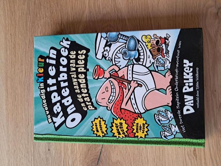 Kapitein Onderbroek en de aanval van de pratende plees, Boeken, Kinderboeken | Jeugd | onder 10 jaar, Zo goed als nieuw, Fictie algemeen