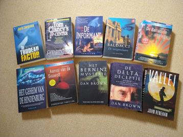 Serie diverse boeken, thrillers beschikbaar voor biedingen