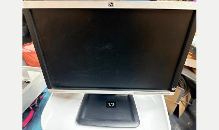 Hp Monitor beeldscherm, Computers en Software, Monitoren, Gebruikt, 60 Hz of minder, DVI, VGA, In hoogte verstelbaar, Overige typen