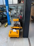 Deze tiga veegmachine met opvangbak en sneeuwschuiver 750,-, Ophalen, Overige soorten, Volle zon