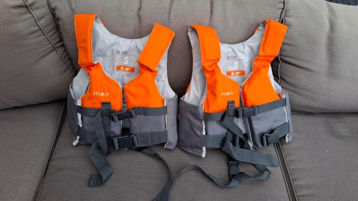 2 zwemvesten kind Decathlon, Watersport en Boten, Watersportkleding, Zo goed als nieuw, Reddingsvest of Zwemvest, Kind, Ophalen of Verzenden