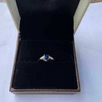 Ring goud met diamanten en donkerblauwe saffier beschikbaar voor biedingen