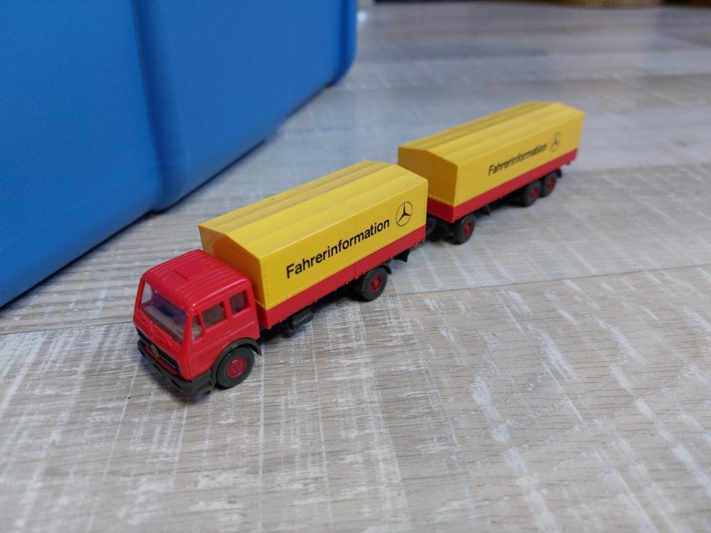 Mercedes-Benz vrachtwagen combi Fahrerinformation Wiking H0, Hobby en Vrije tijd, Modelauto's | 1:87, Ophalen of Verzenden, Zo goed als nieuw